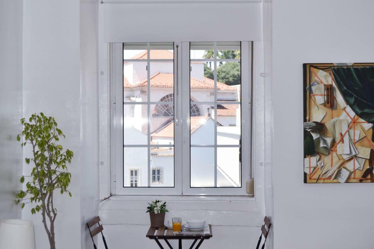 Family Apartment By The River Lissabon Buitenkant foto